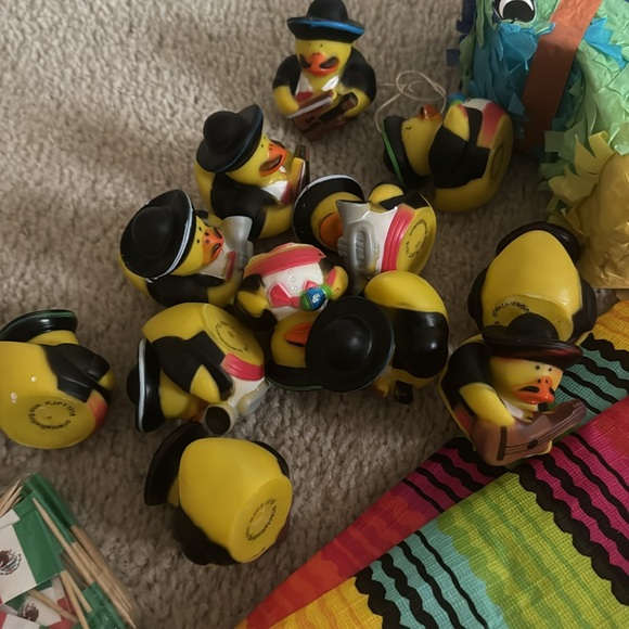 Fiesta Party Supplies - Picture 2 of 4